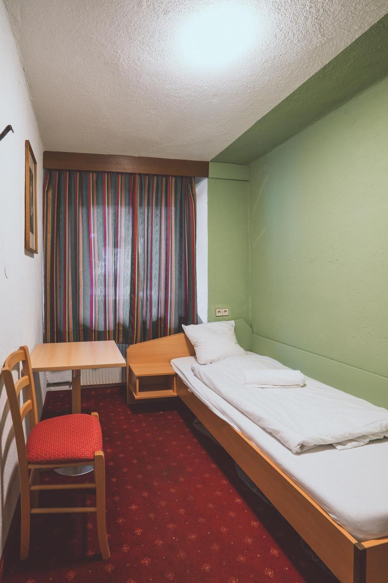 Philipop-Up Hostel ชาร์นิทซ์ ภายนอก รูปภาพ